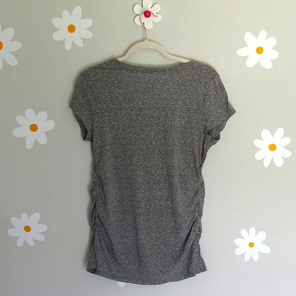🍓 3/$30 Liz Lange Maternity Gray V-Neck T-Shirt - Picture 2 of 6